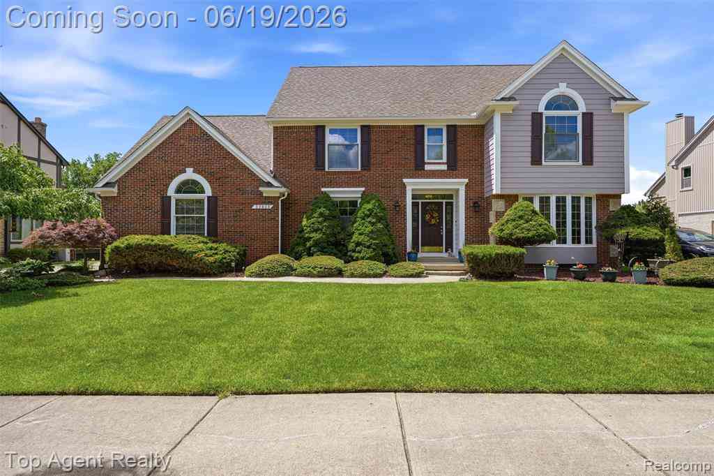 Homes For Sale - 52825 Seven Oaks Drive <br/> Utica, MI 48316