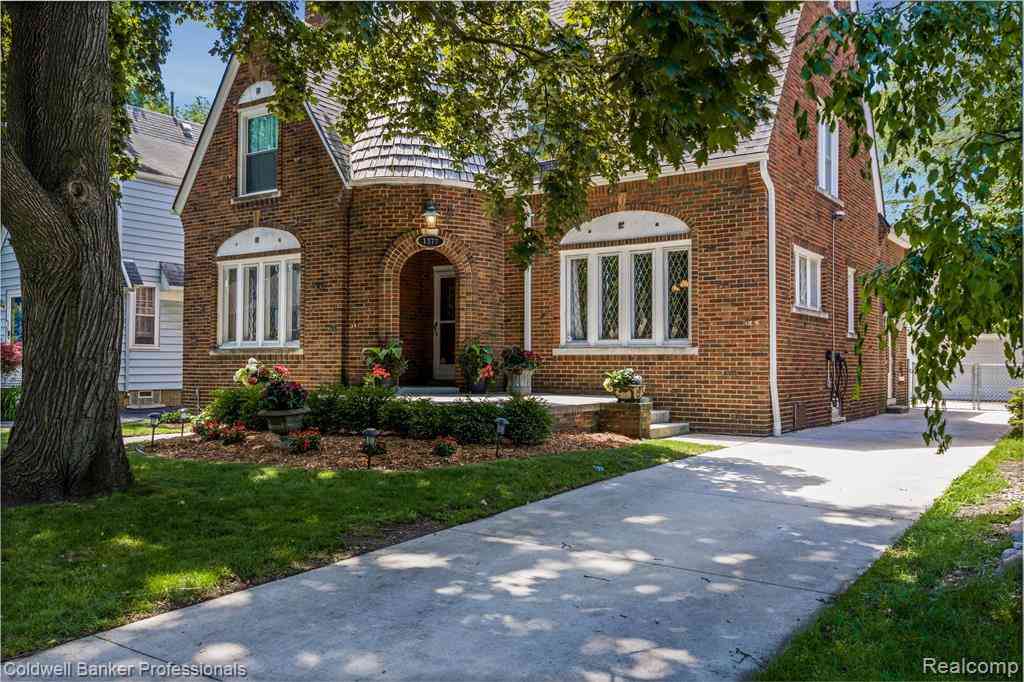 Homes For Sale - 1377 Harvard Road  <br/> Grosse Pointe Park, MI 48230