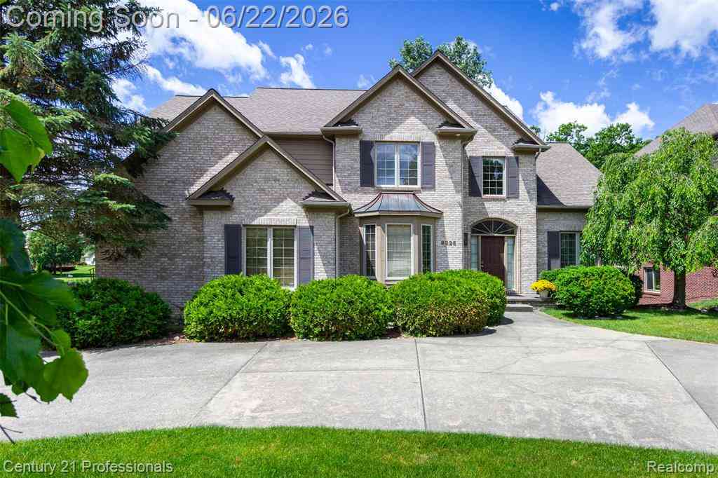 Homes For Sale - 8225 Brookstone Lane <br/> Clawson, MI 48348