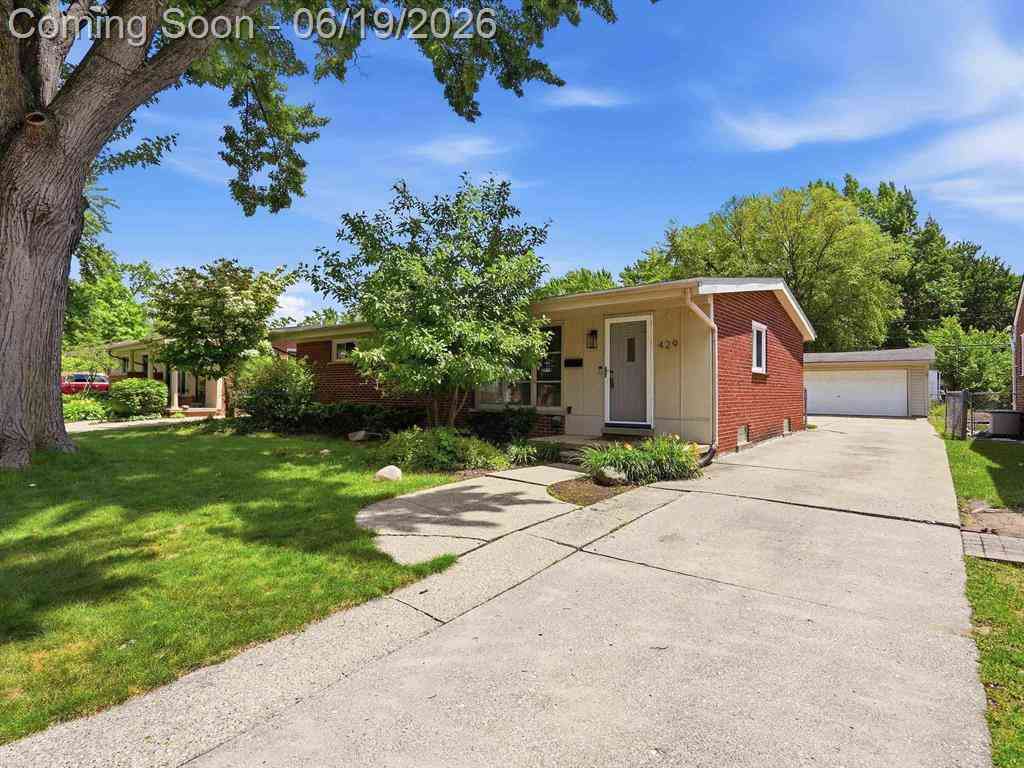 Homes For Sale - 429 W Bloomfield Avenue <br/> Royal Oak, MI 48073