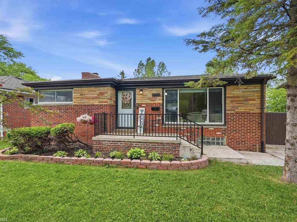Homes For Sale - 22245 Raymond Street <br/> Saint Clair Shores, MI 48082