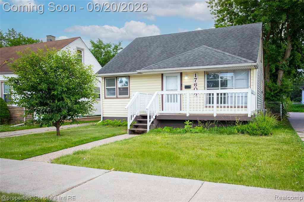 Homes For Sale - 17606 Tennyson Street <br/> Roseville, MI 48066