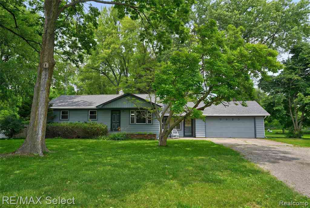 Homes For Sale - 3323 E Carpenter Road <br/> Flint, MI 48506