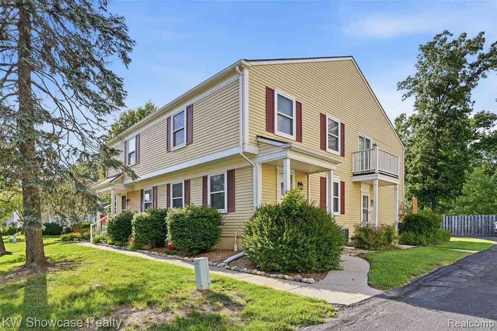 Condo For Sale - 1499 Mariner Drive <br/> Walled Lake, MI 48390