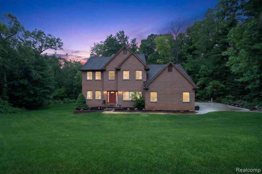 Homes For Sale - 7943 Debora Drive <br/> Brighton, MI 48114