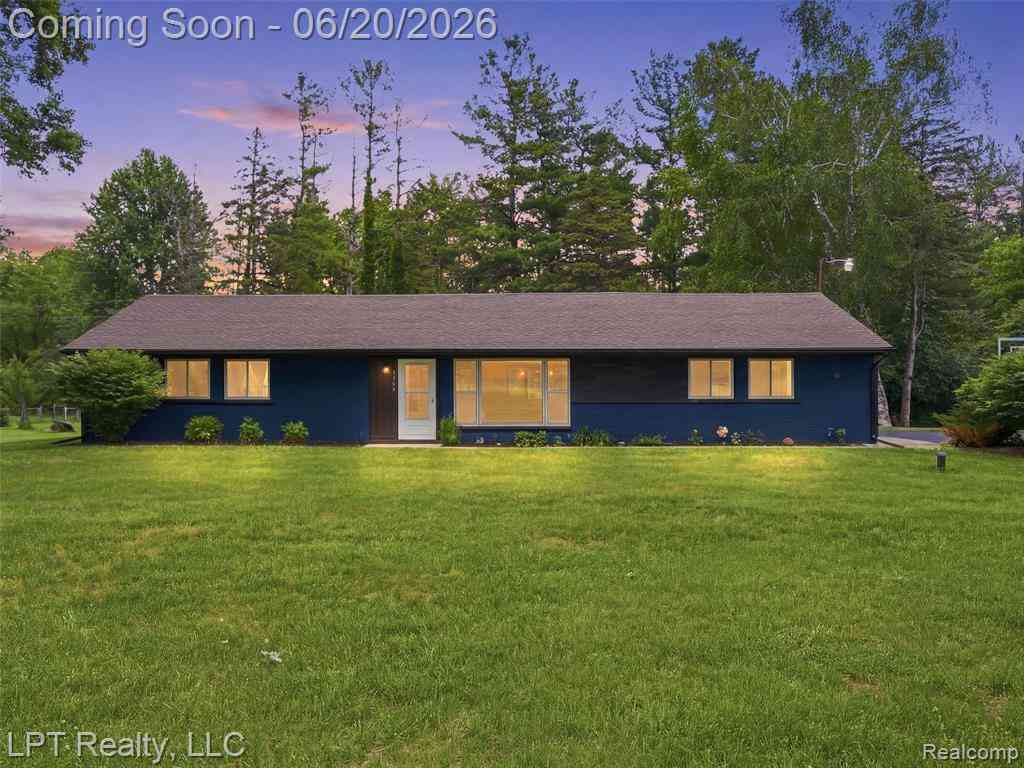 Homes For Sale - 3700 Napier Road <br/> Canton, MI 48187