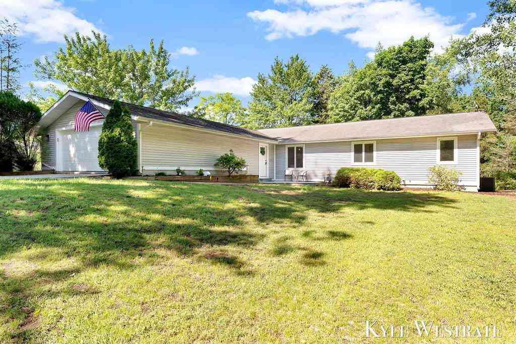 Homes For Sale - 18883 168th Avenue <br/> Spring Lake, MI 49456