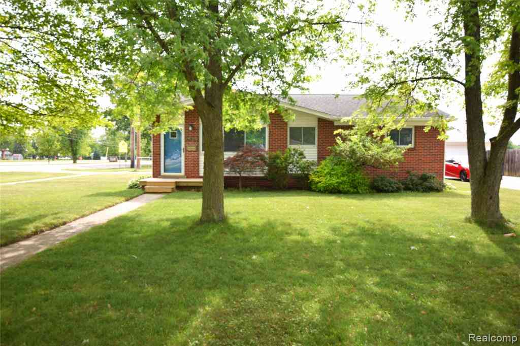 Homes For Sale - 2482 Anderson Road <br/> Saginaw, MI 48603