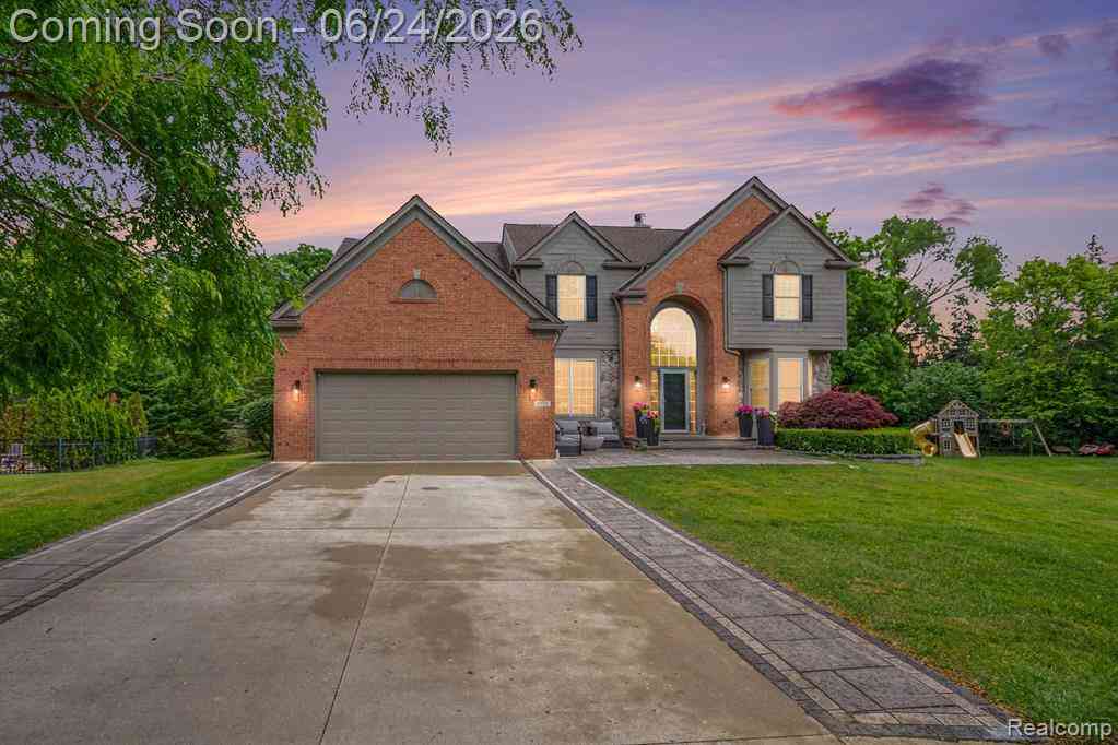 Homes For Sale - 4575 Northridge Court <br/> West Bloomfield, MI 48323