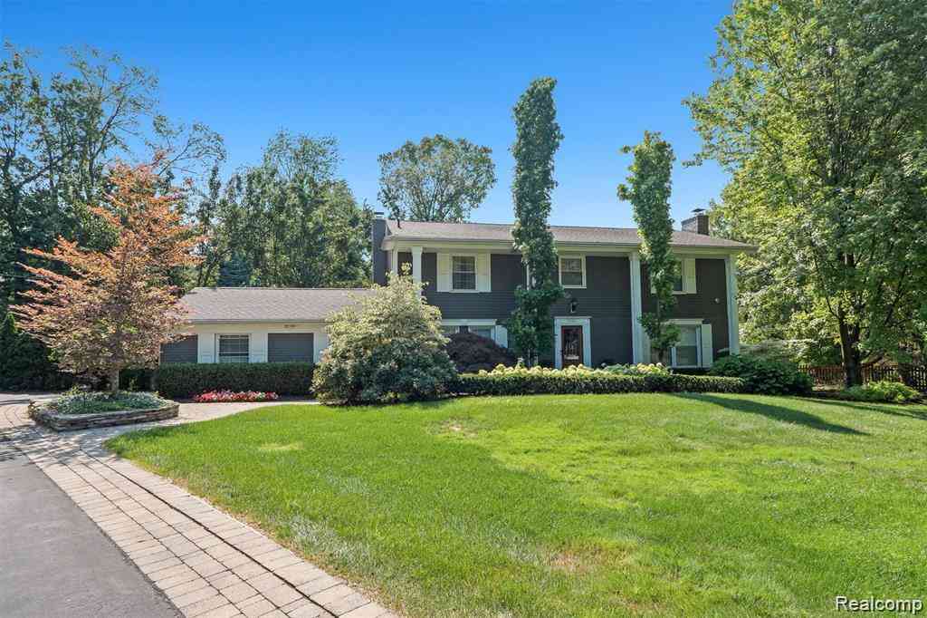 Homes For Sale - 5365 Van Ness Court <br/> Bloomfield Hills, MI 48302