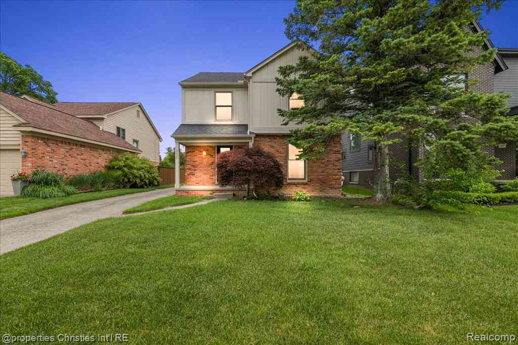Homes For Rent - 2635 Dorchester Road <br/> Birmingham, MI 48009