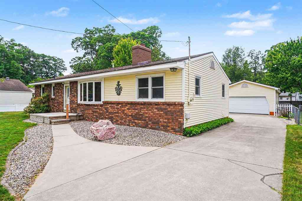Homes For Sale - 1605 Hansen Street <br/> Muskegon, MI 49445