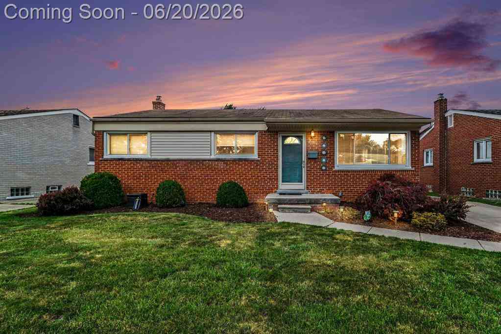 Homes For Sale - 32413 Greenlawn Street <br/> Saint Clair Shores, MI 48082