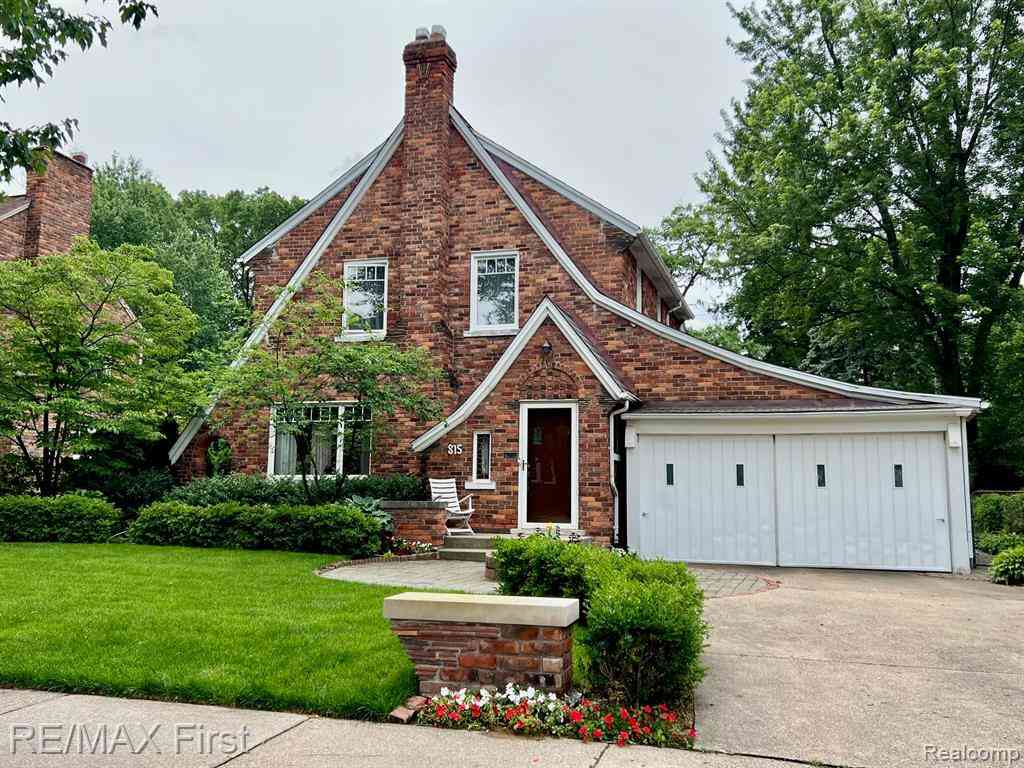 Homes For Sale - 815 Oakridge  <br/> Ferndale, MI 48220