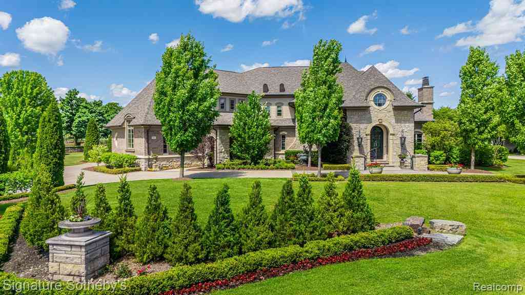 Homes For Sale - 4911 Pinnacle Boulevard <br/> Rochester, MI 48306