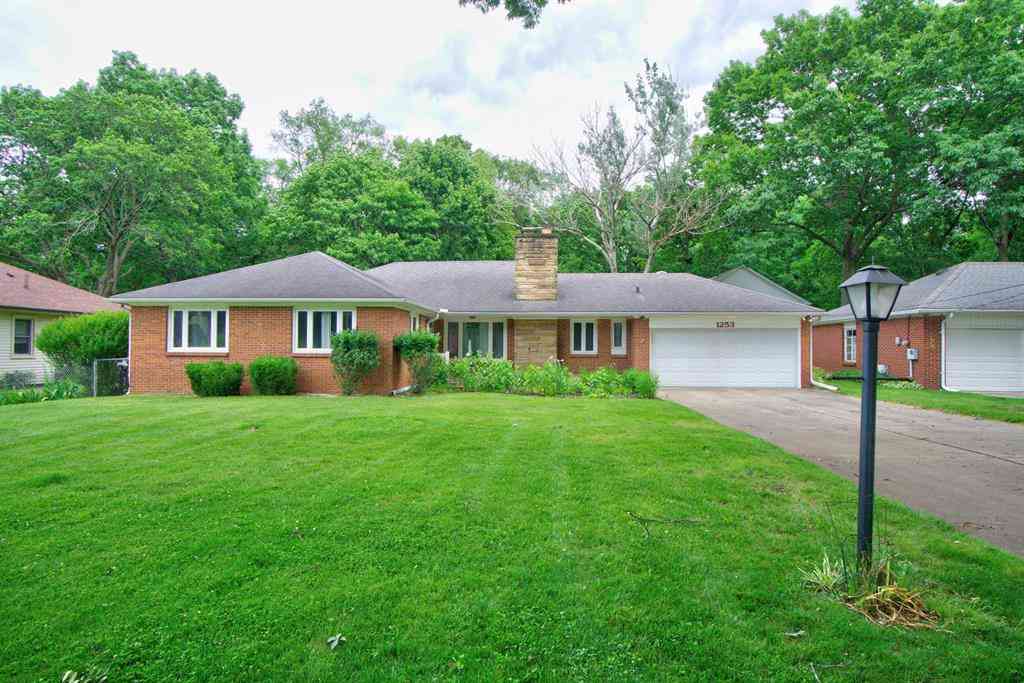 Homes For Sale - 1253 Levant Street <br/> Jackson, MI 49203