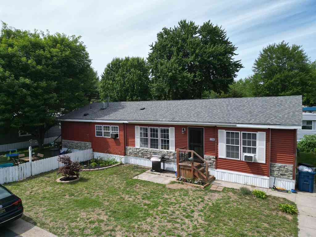 Homes For Sale - 1281 E Pontaluna Road <br/> Spring Lake, MI 49456