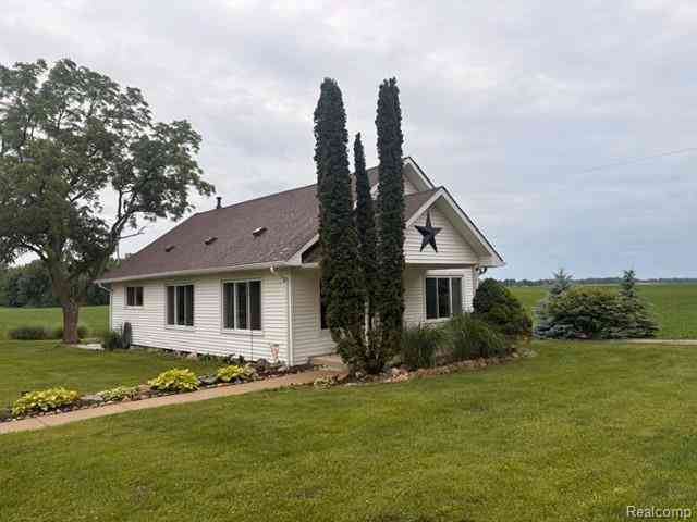 Homes For Sale - 3658 Newburg Road <br/> Bancroft, MI 48414