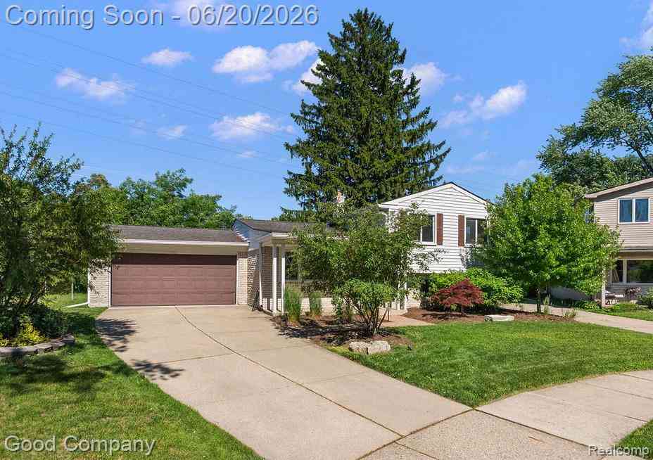 Homes For Sale - 3026 Linwood Court <br/> Royal Oak, MI 48073