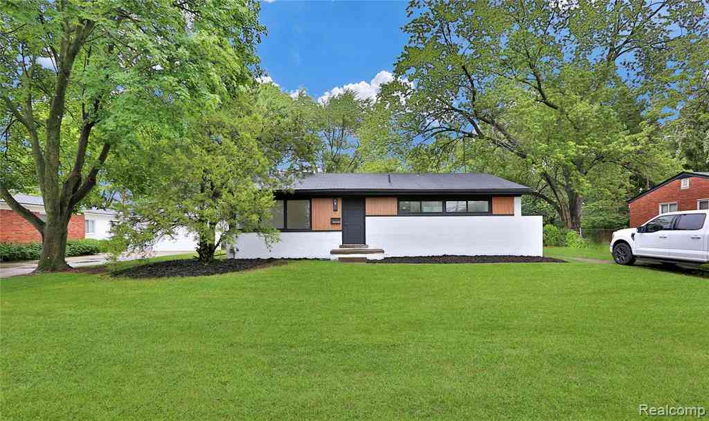 Homes For Sale - 36720 N Schafer Street <br/> Clinton Township, MI 48035