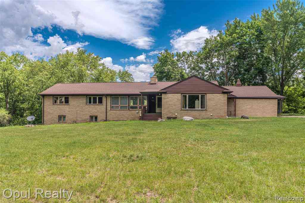Homes For Sale - 6455 Norham Road <br/> Bloomfield Hills, MI 48301