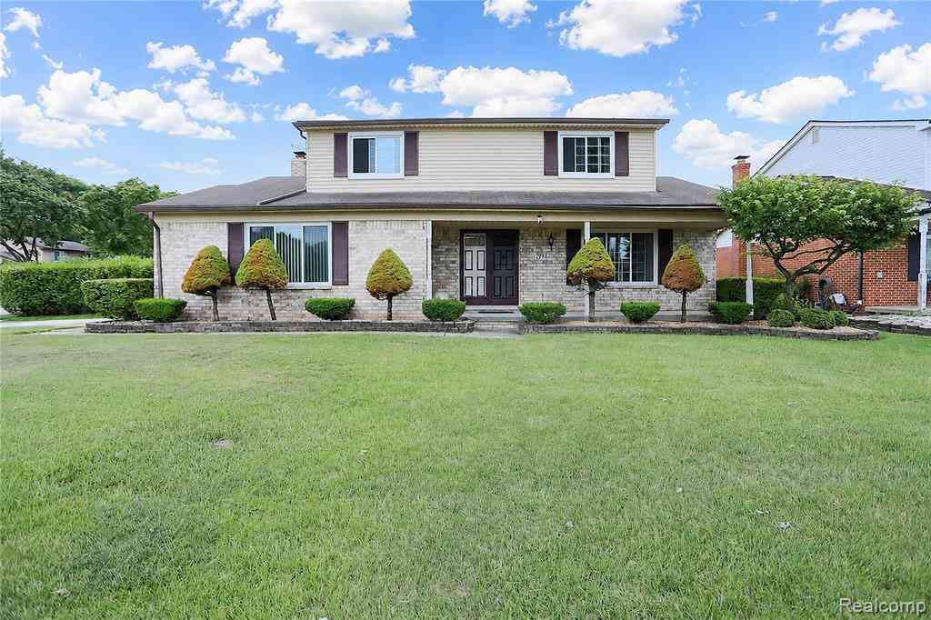 Homes For Sale - 4788 Bloomfield Drive <br/> Sterling Heights, MI 48310