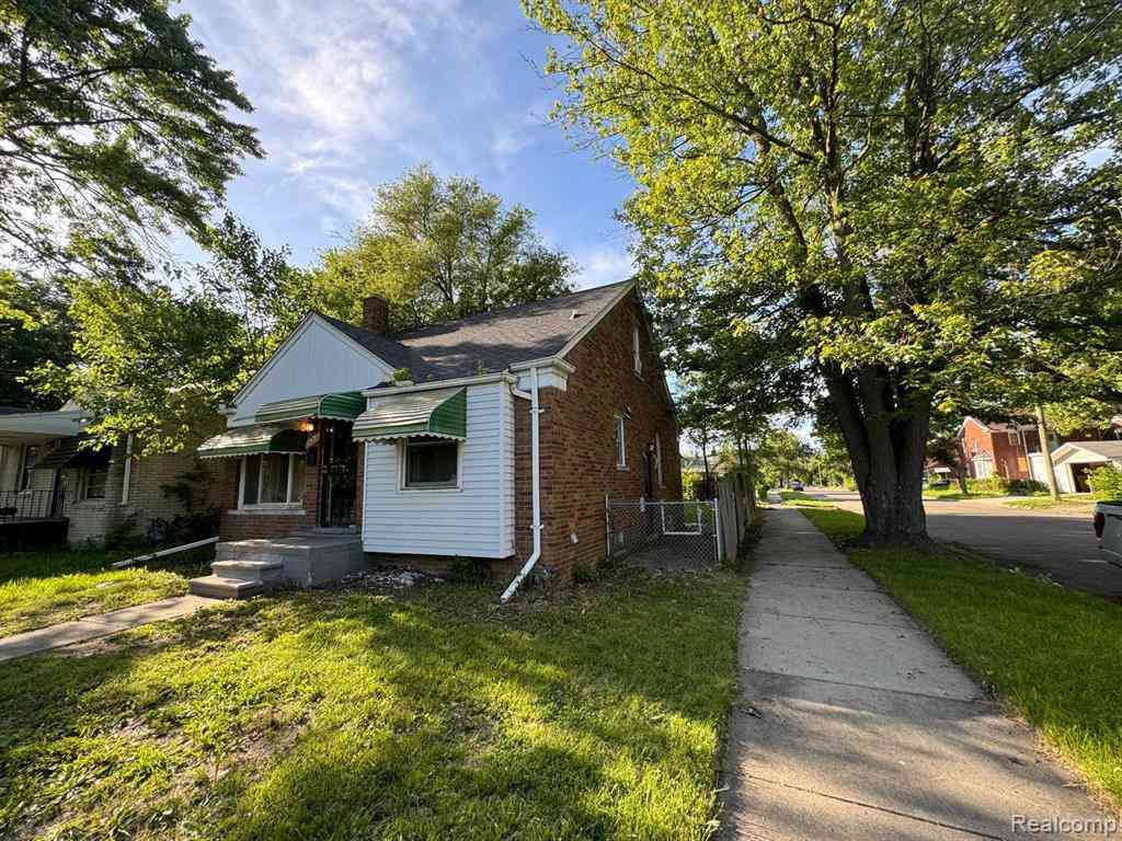 Homes For Sale - 15717 Eastburn Street <br/> Detroit, MI 48205