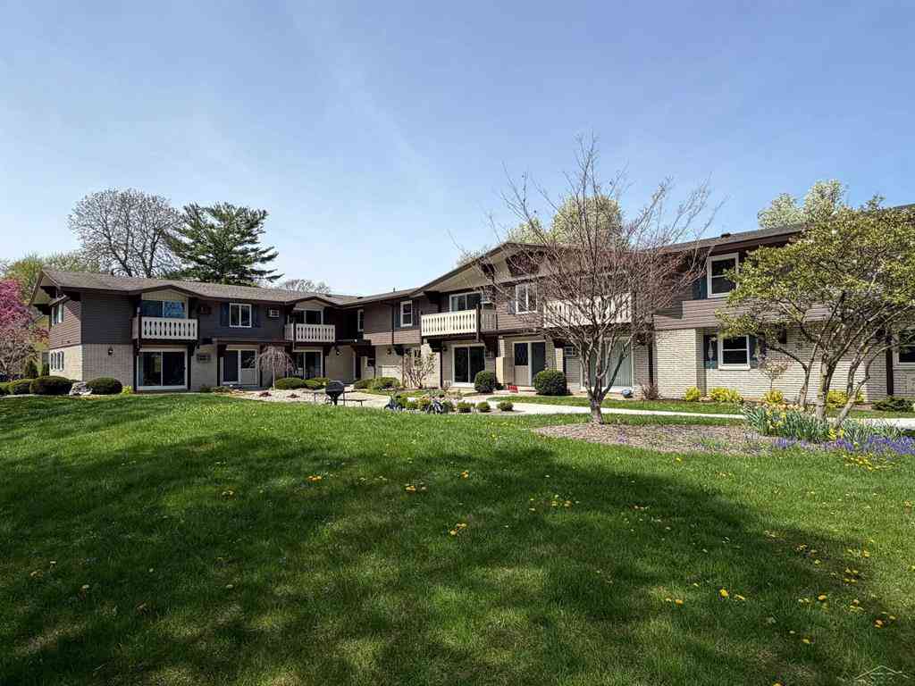 Condo For Sale - 240 W Tuscola Unit 15 Street <br/> Saginaw County, Frankenmuth, MI 48734