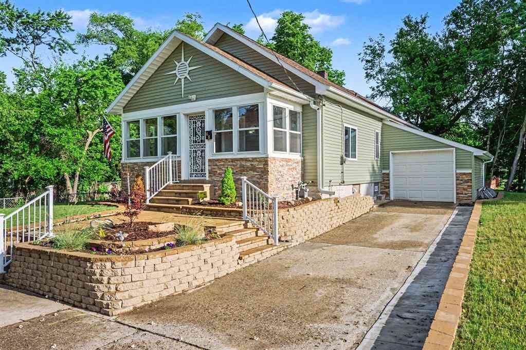 Homes For Sale - 68 W Baldwin Avenue W W<br/> Battle Creek, MI 49037