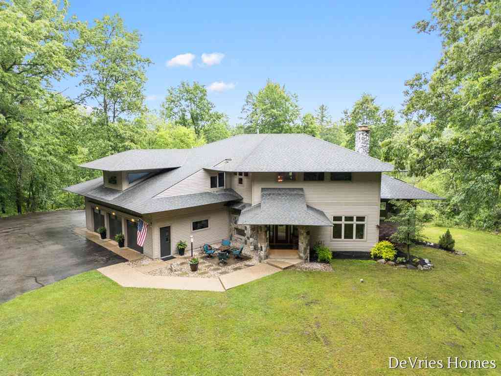 Homes For Sale - 333 Fennessey Street Sw SW<br/> Ottawa County, Grand Rapids, MI 49534