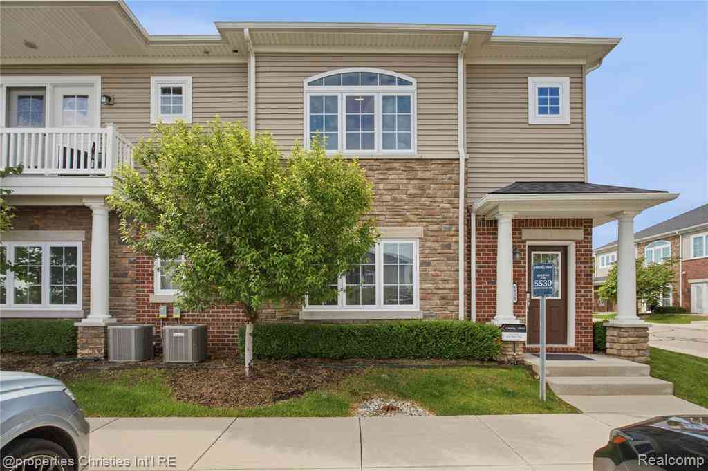 Condo For Sale - 5530 Arbor Chase Drive  #14<br/> Ann Arbor, MI 48103