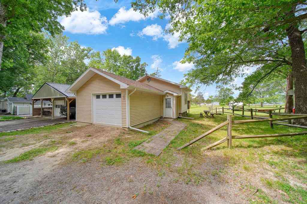 Homes For Sale - 303 Cranberry Lake Road <br/> Jackson, MI 49201