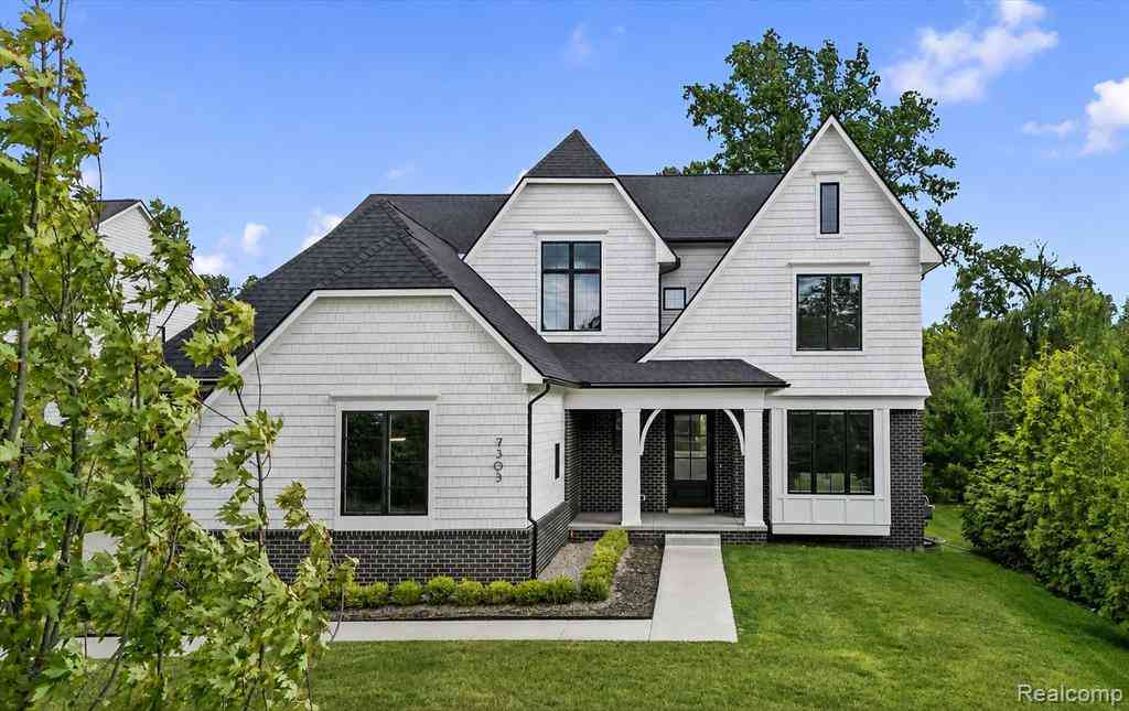 Homes For Sale - 7303 Brookside Village Court <br/> Bloomfield Hills, MI 48301