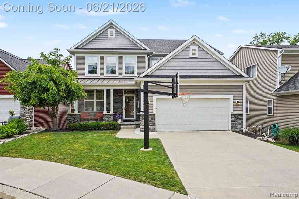 Homes For Sale - 220 Turnberry Court <br/> Milford, MI 48381