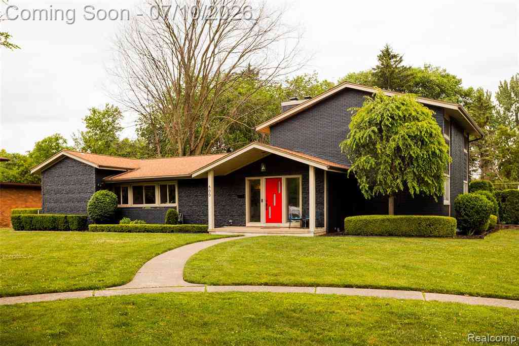 Homes For Sale - 600 Middlesex Road <br/> Wayne County, Grosse Pointe Park, MI 48230