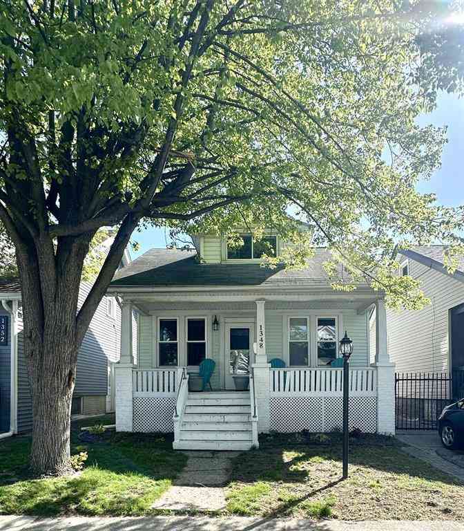 Homes For Rent - 1348 Wayburn Street <br/> Wayne County, Grosse Pointe Park, MI 48230