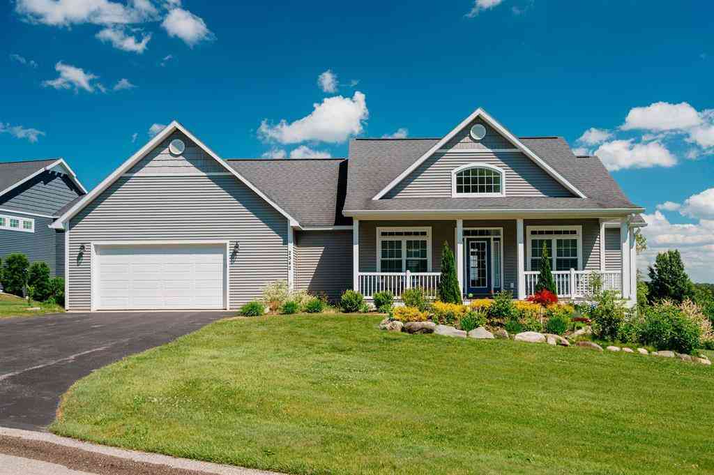Homes For Sale - 2542 W Crown Drive <br/> Traverse City, MI 49685