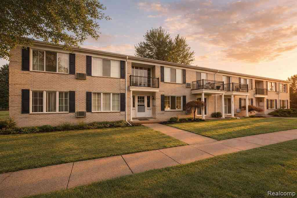 Condo For Sale - 100 W Hickory Grove Road  #A2<br/> Bloomfield Hills, MI 48304