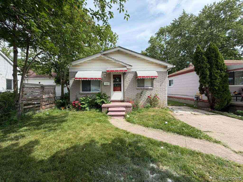 Homes For Rent - 8307 S Essex Avenue <br/> Warren, MI 48089