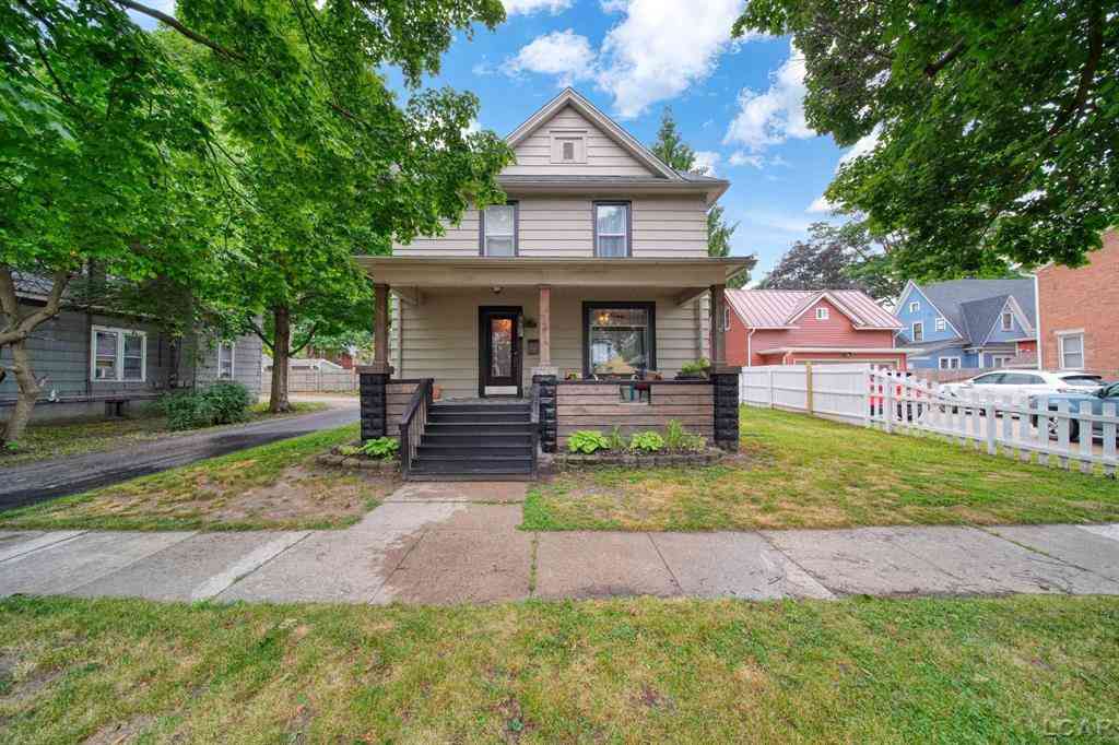 Homes For Sale - 121 Dallas Street <br/> Adrian, MI 49221