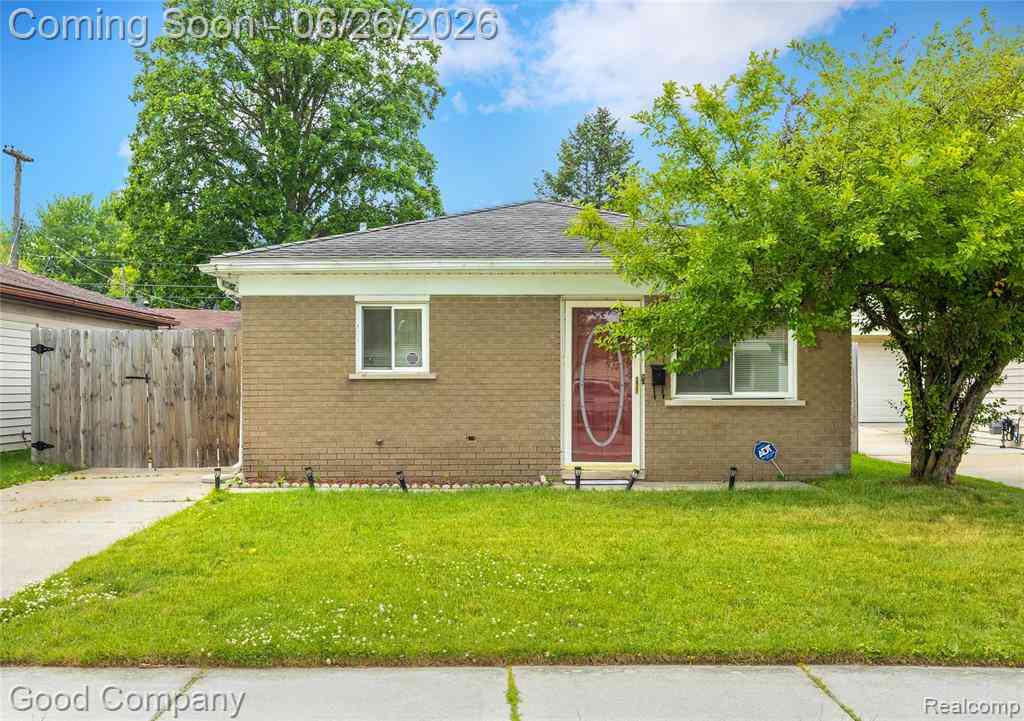 Homes For Sale - 27081 Maywood Street <br/> Roseville, MI 48066
