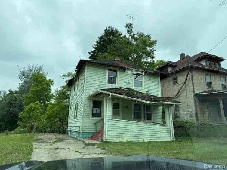 Homes For Sale - 420 E Dayton Street <br/> Flint, MI 48505