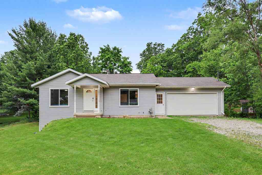 Homes For Sale - 1725 Kreft Street Ne NE<br/> Grand Rapids, MI 49525