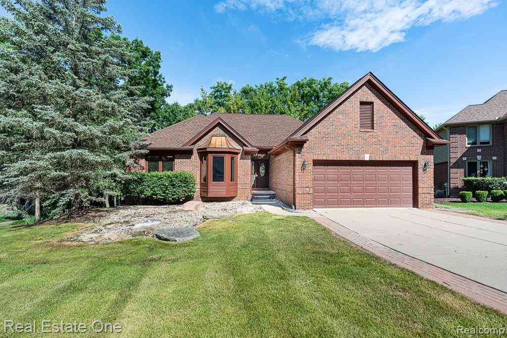 Homes For Sale - 227 Bloomer Ridge Court <br/> Rochester, MI 48307