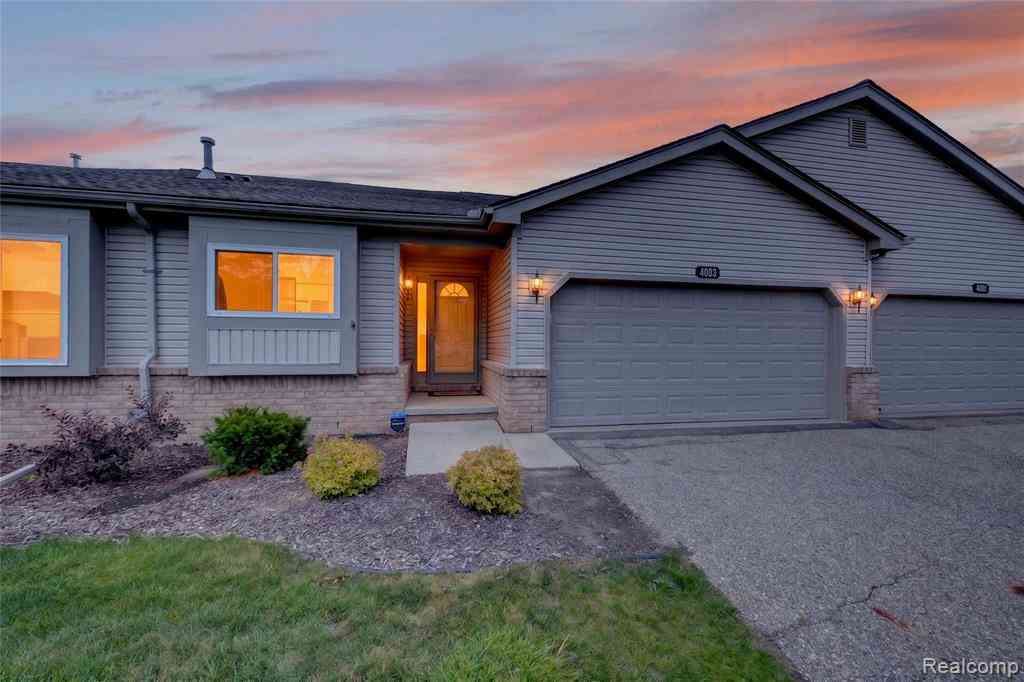Condo For Sale - 4003 Murray Street <br/> Grand Blanc, MI 48439