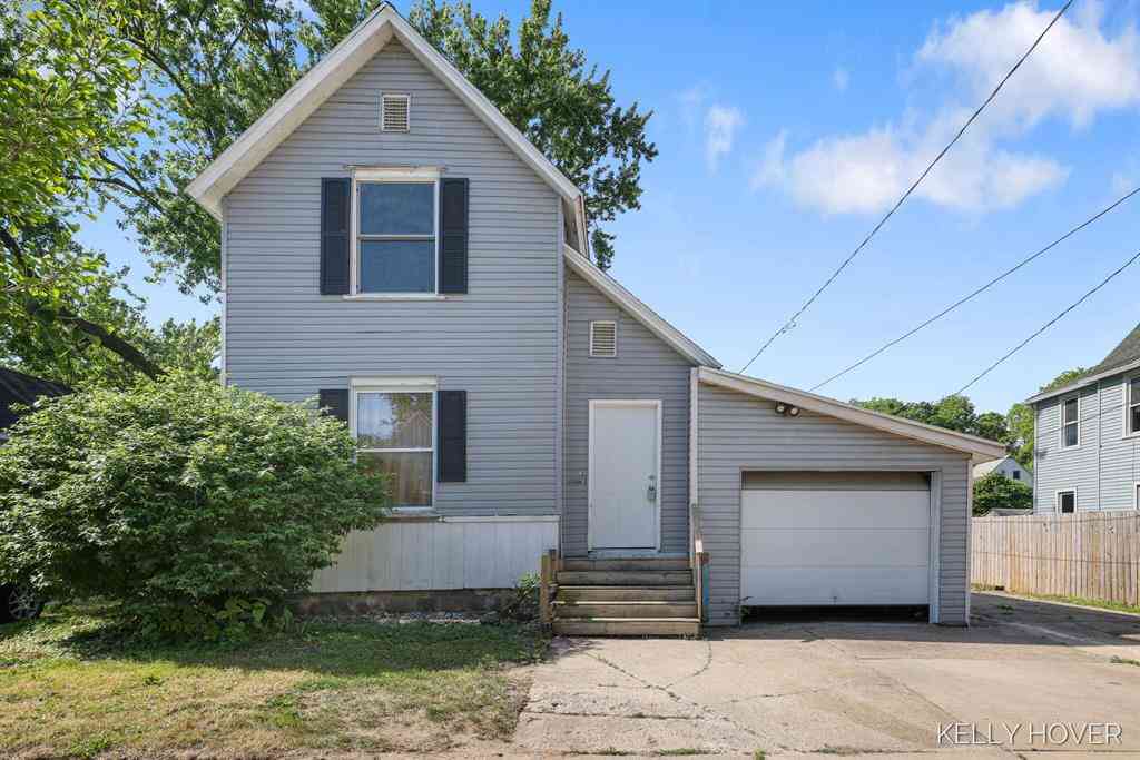 Homes For Sale - 430 Fernando Street Ne NE<br/> Grand Rapids, MI 49505