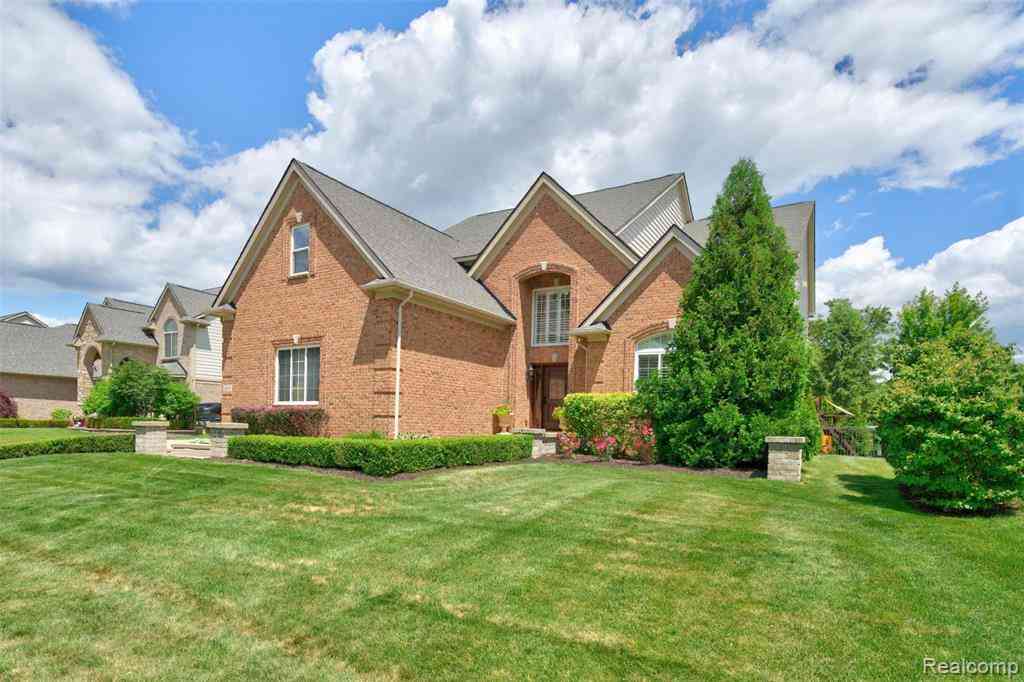 Homes For Sale - 6828 Merrick Drive <br/> Troy, MI 48098