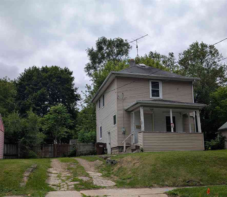 Homes For Sale - 1913 Plymouth Street <br/> Jackson, MI 49203