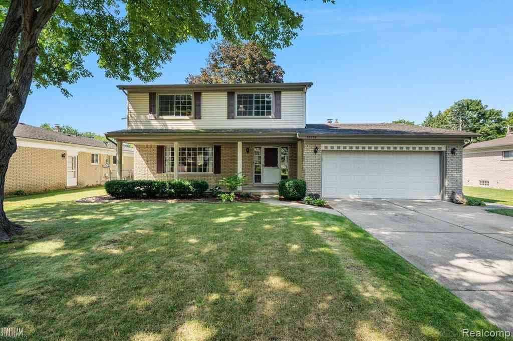 Homes For Sale - 32229 Cambridge Drive <br/> Warren, MI 48093