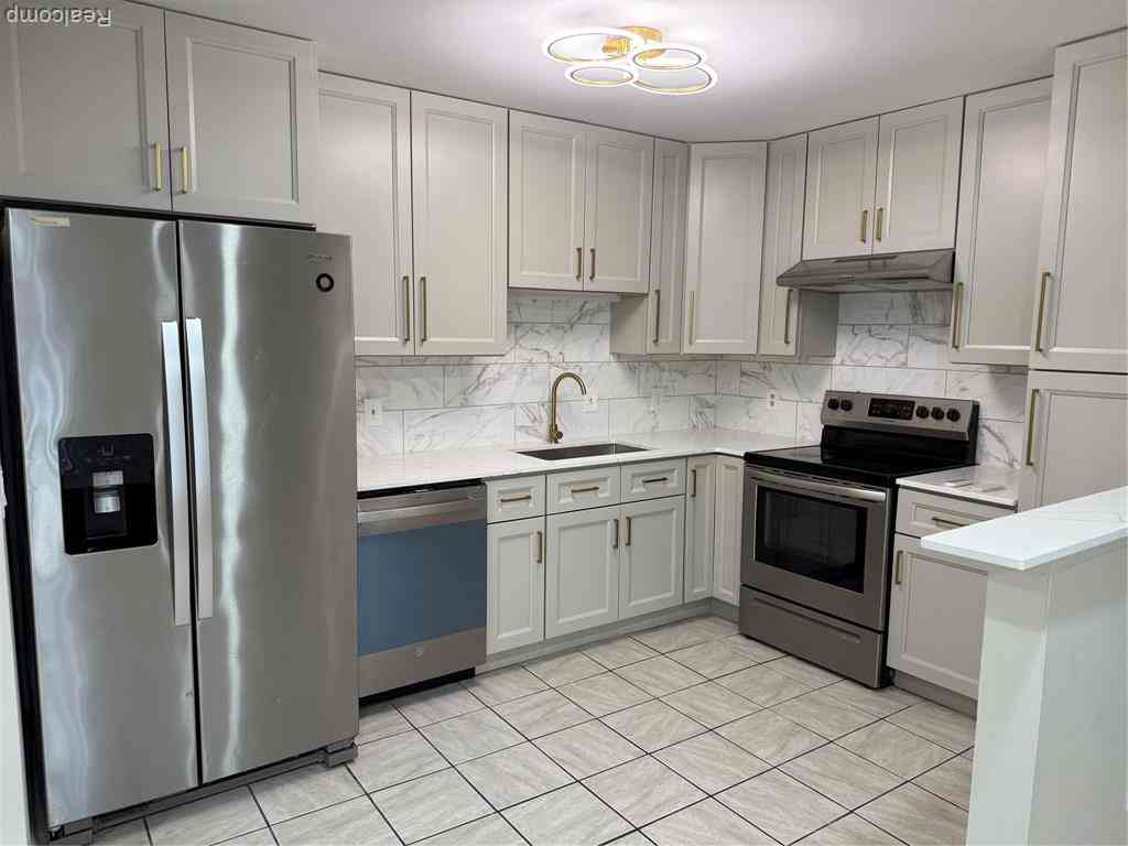 Condo For Rent - 43441 CAPE DRIVE Cape Drive <br/> Sterling Heights, MI 48313
